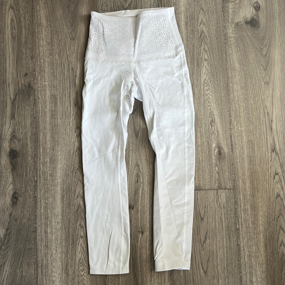 Lululemon lace legging.